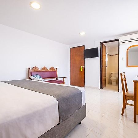 Ayenda 1502 Principe Hotel Букараманга Екстериор снимка
