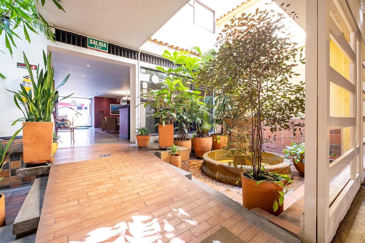 Ayenda 1502 Principe Hotel Букараманга Екстериор снимка