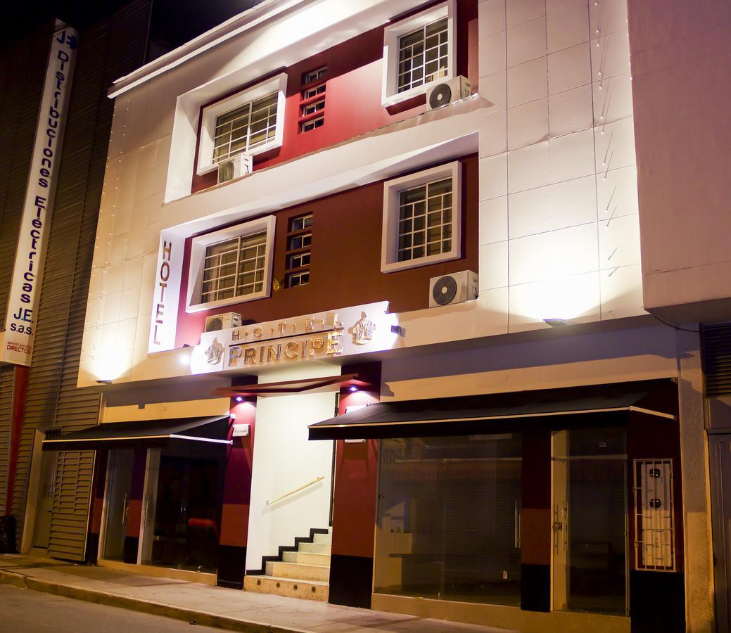 Ayenda 1502 Principe Hotel Букараманга Екстериор снимка